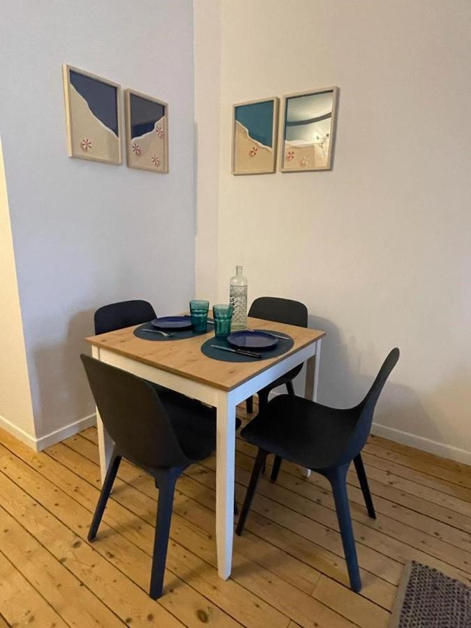 Le « blanc Bleu »-charmant 2 Pieces /3 Min Gare Appartement